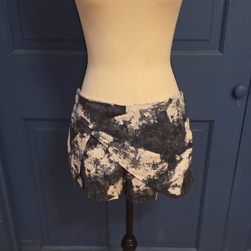 Free People Wrap-Front Abstract Black And White Print Shorts Sz Small